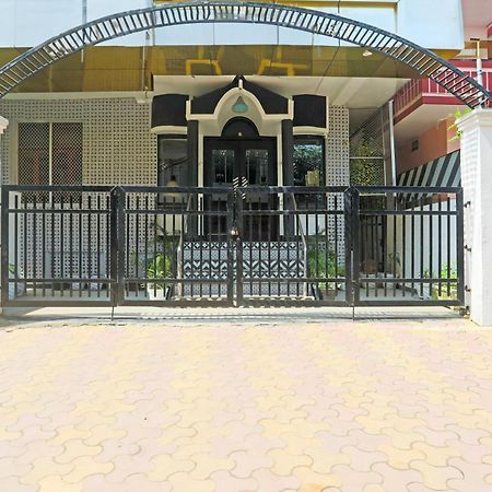 Super Townhouse Cantonment Varanasi Formerly Sarin Inn Bagian luar foto