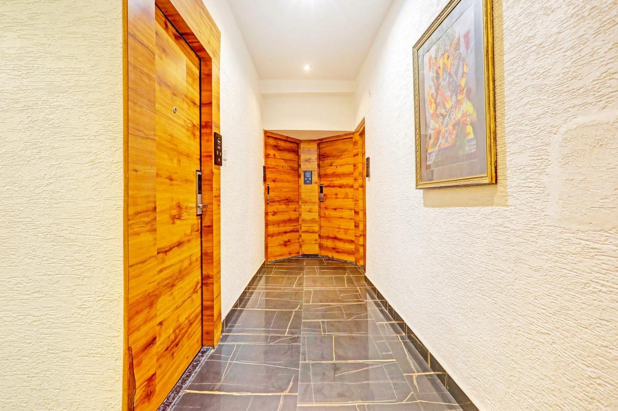 Super Townhouse Cantonment Varanasi Formerly Sarin Inn Bagian luar foto