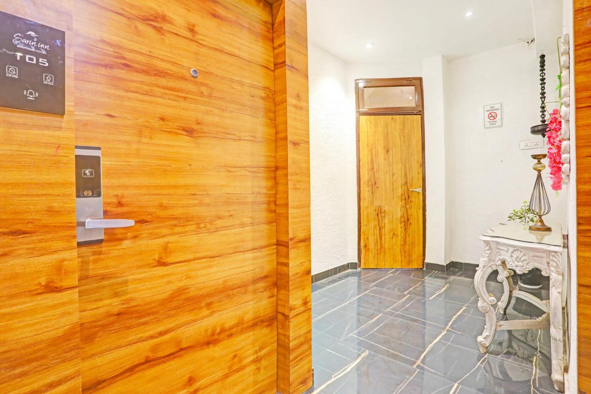 Super Townhouse Cantonment Varanasi Formerly Sarin Inn Bagian luar foto