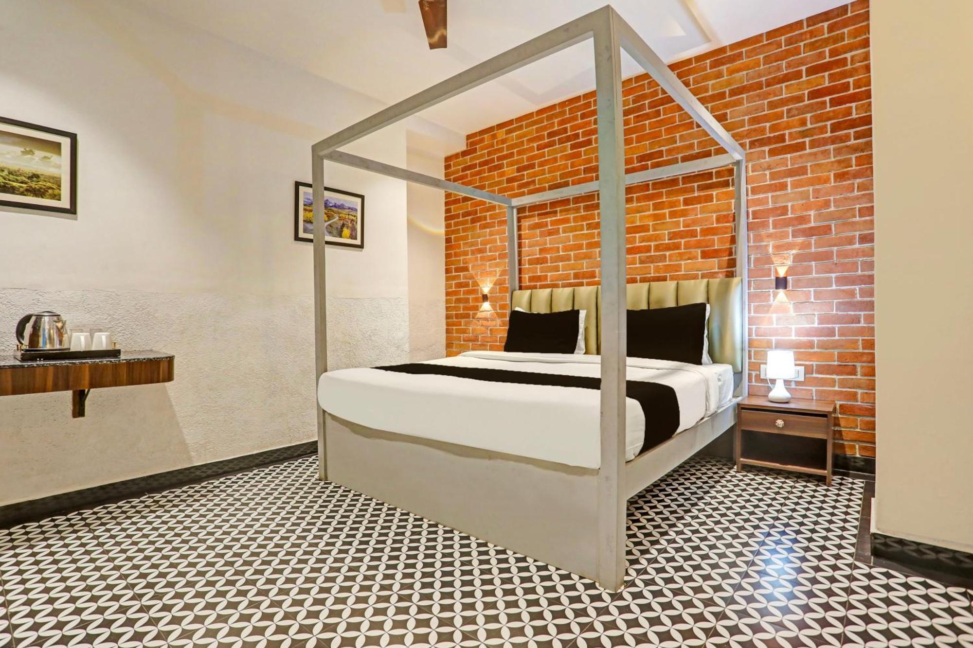 Super Townhouse Cantonment Varanasi Formerly Sarin Inn Bagian luar foto