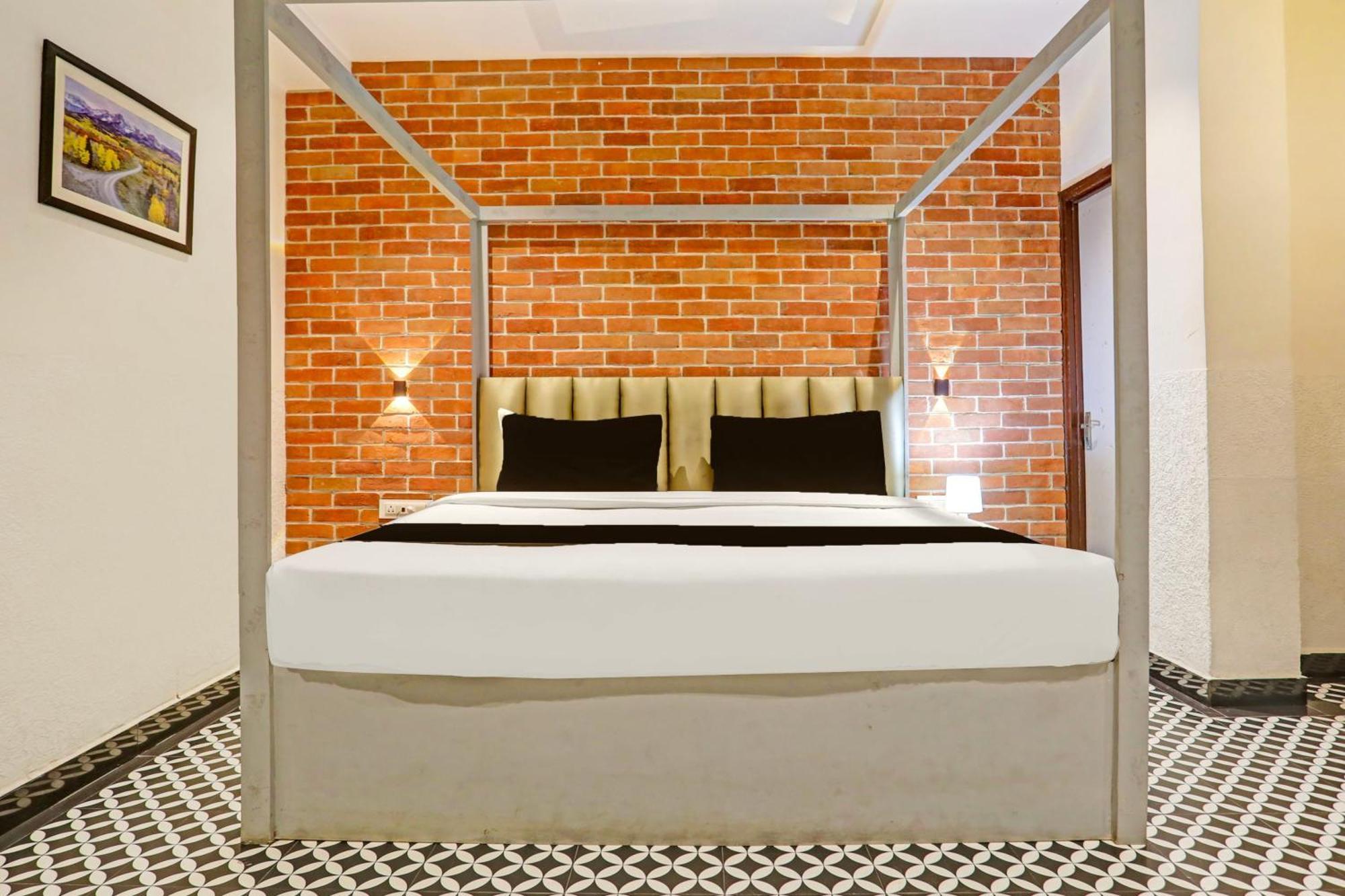 Super Townhouse Cantonment Varanasi Formerly Sarin Inn Bagian luar foto