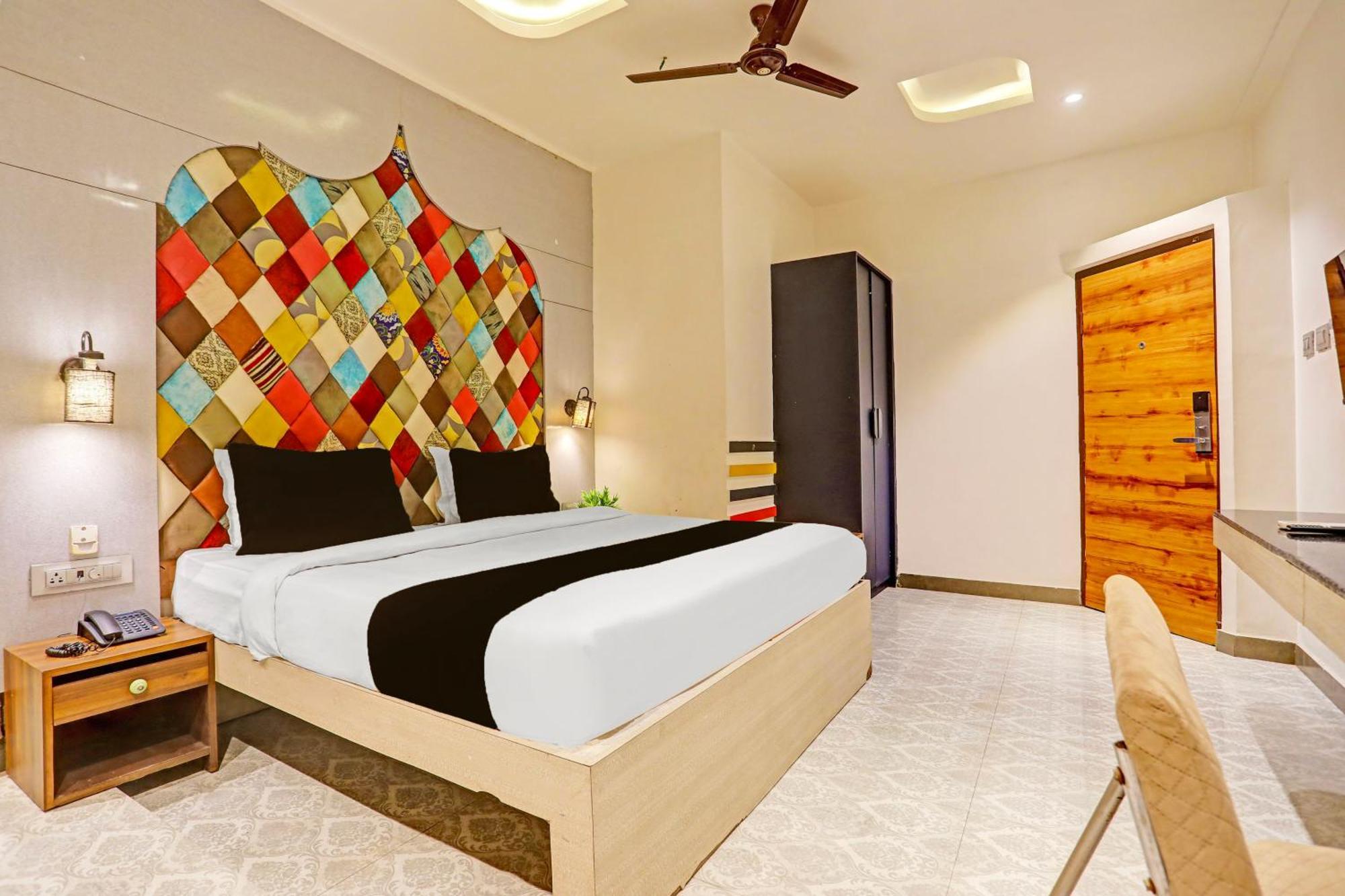 Super Townhouse Cantonment Varanasi Formerly Sarin Inn Bagian luar foto