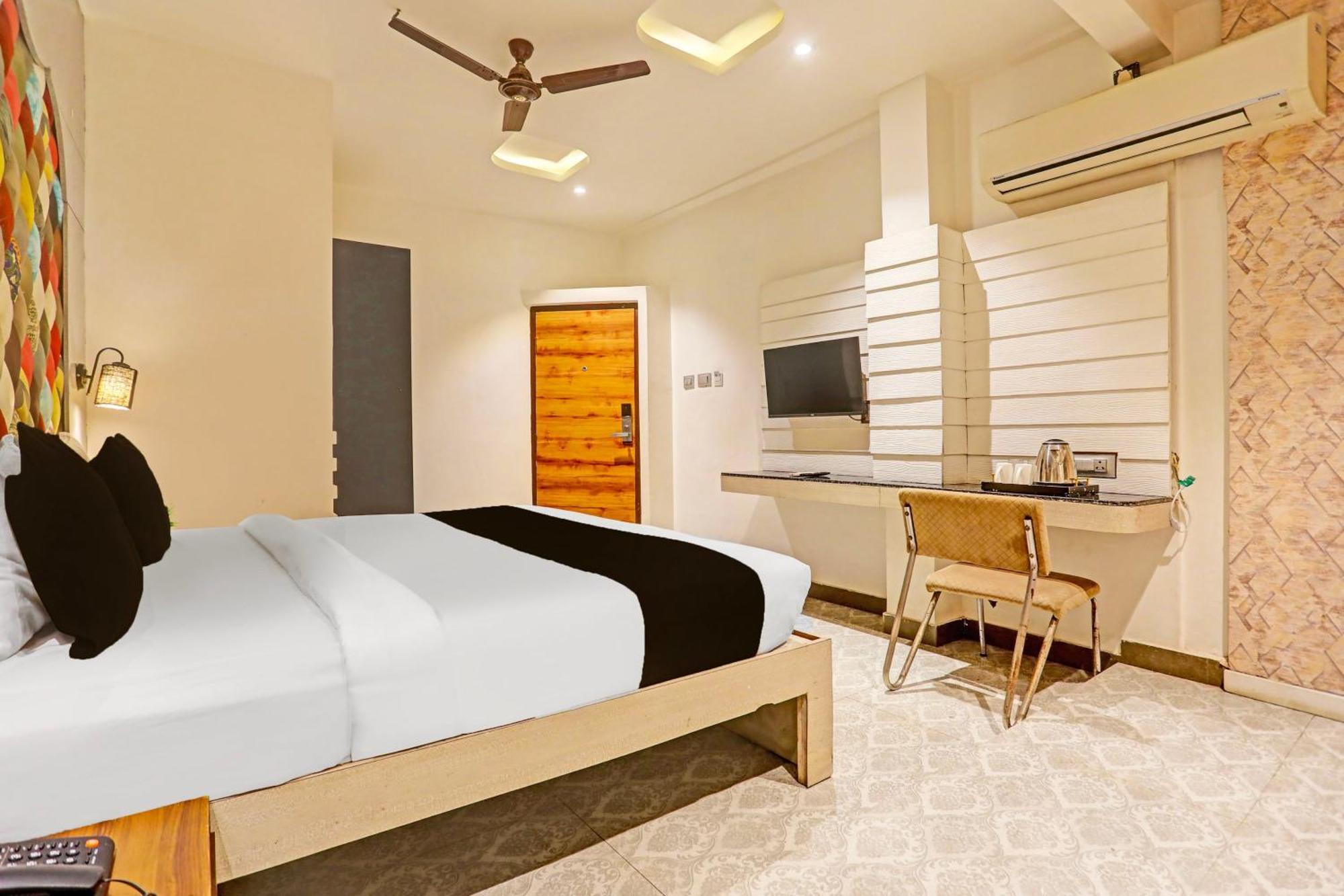 Super Townhouse Cantonment Varanasi Formerly Sarin Inn Bagian luar foto